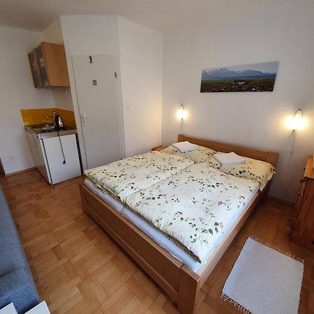 Zlty Dom Vrbov Apartment Exterior foto
