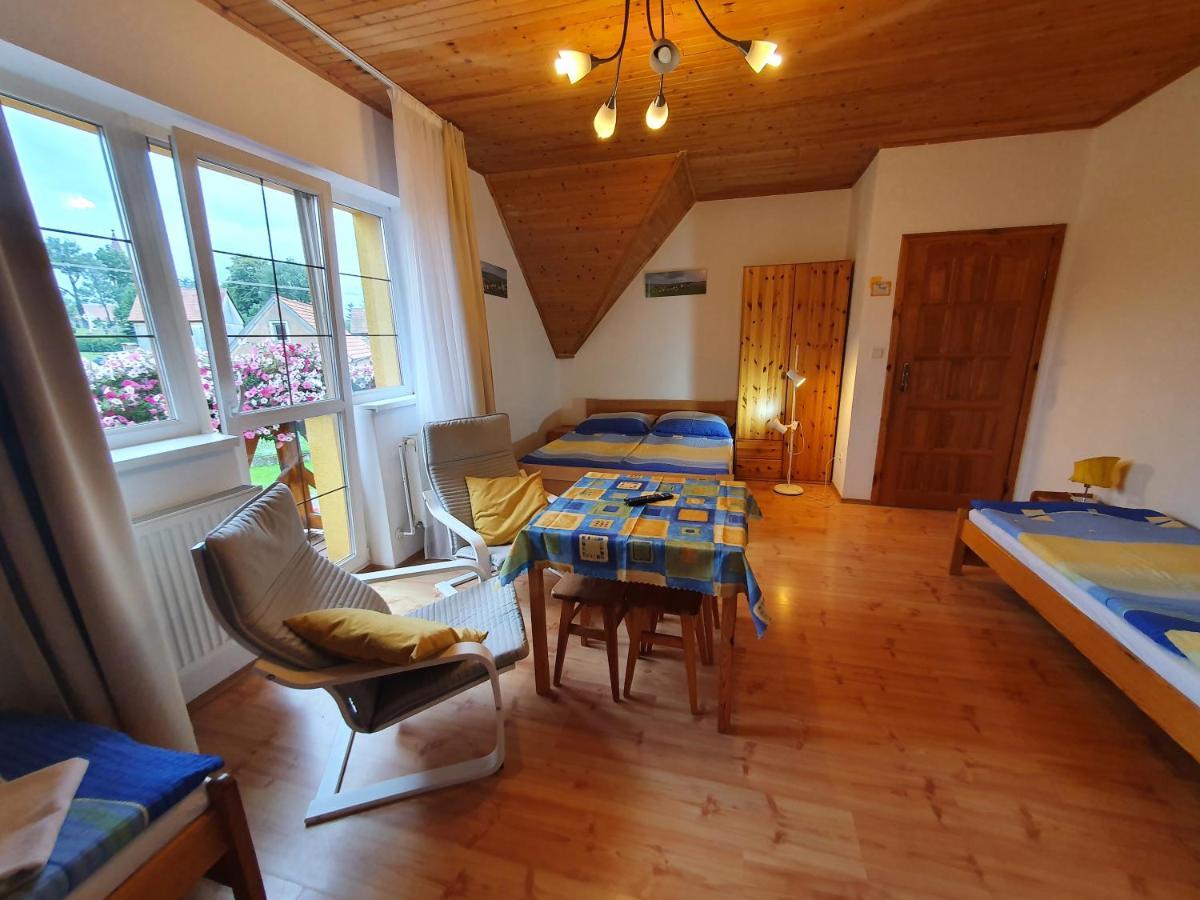 Zlty Dom Vrbov Apartment Exterior foto