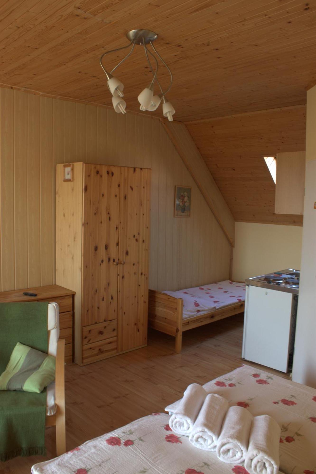 Zlty Dom Vrbov Apartment Cameră foto