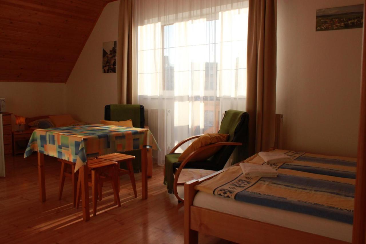 Zlty Dom Vrbov Apartment Exterior foto