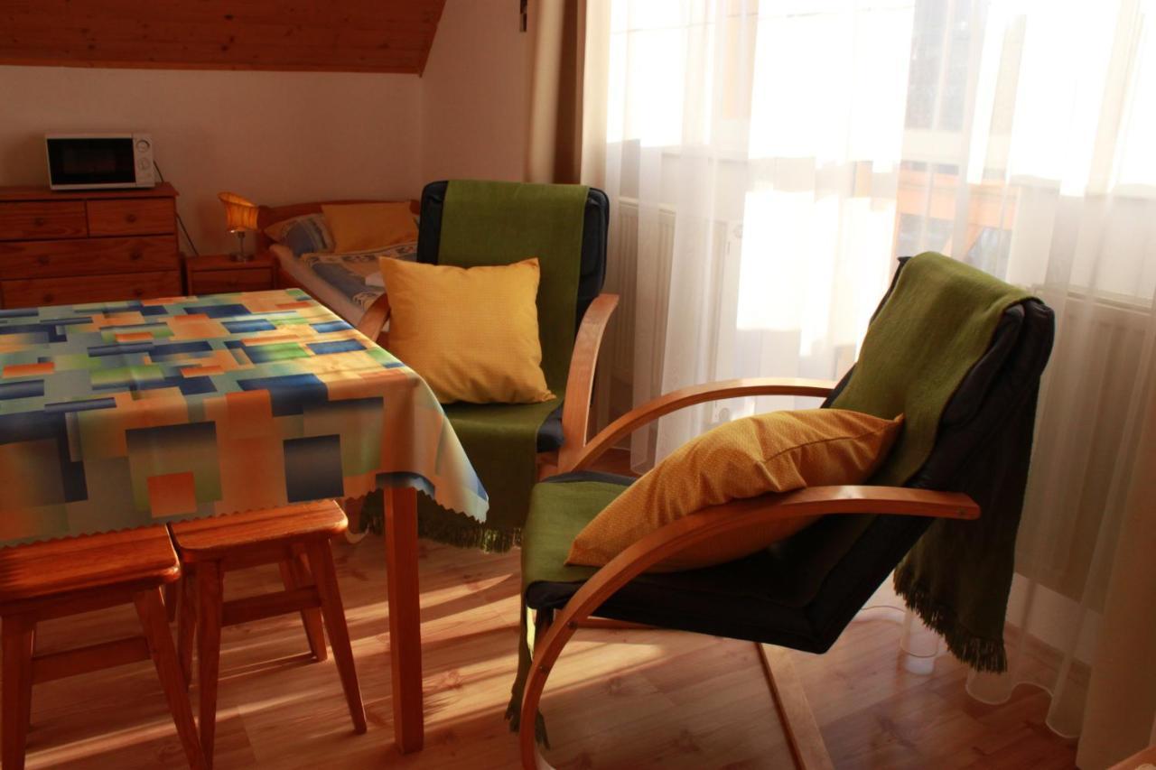 Zlty Dom Vrbov Apartment Exterior foto
